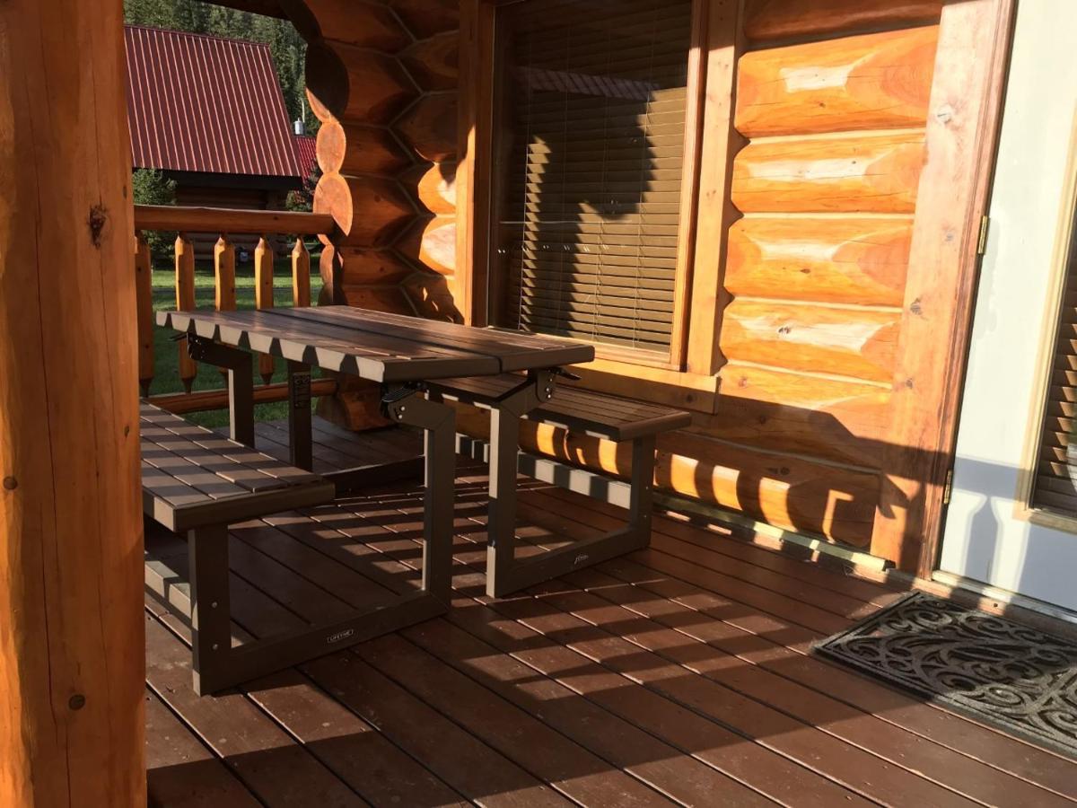 Vila Yoho Chalets Golden Exteriér fotografie